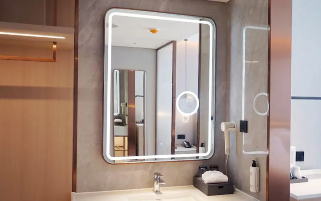 Elong Hotel Jakarta PIK