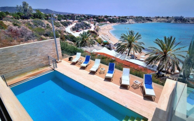 Water's Edge Villa