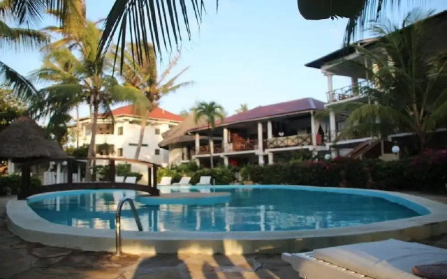 Room in Guest Room - Ascot Residence Only 2 min Walk to the White Sandy Beach