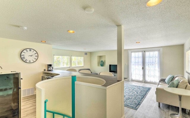 Tropical Waterfront Home: Central Location!