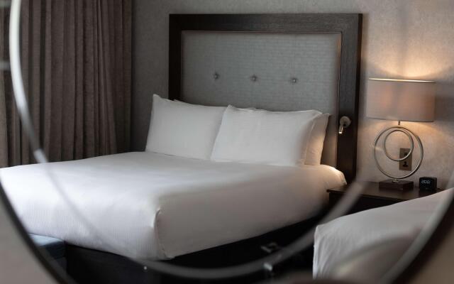 Hilton St Anne's Manor, Bracknell