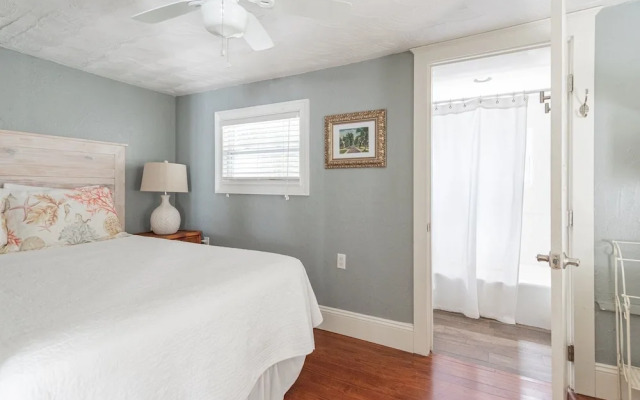 215 Spring Avenue 5 Bedroom Home by RedAwning