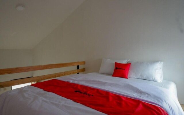 RedDoorz @ Demangan Sari Residence