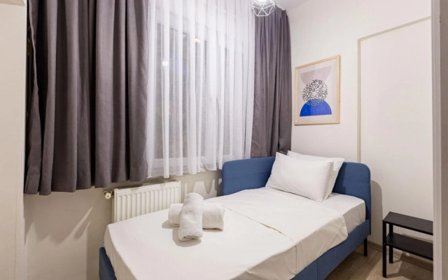 Modern Flat 5-min Walk to Taksim Square in Beyoglu