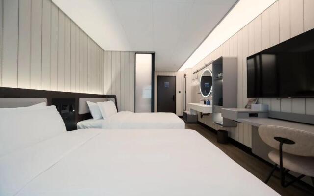 Hanting Hotel Shanghai Xujiahui Caobao Road Metro Station