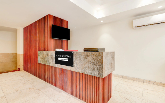 Super Townhouse Oak Sector 39 Medanta