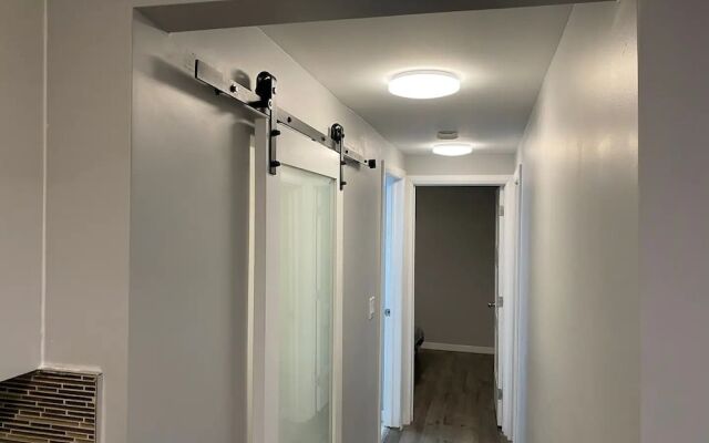 Modern 3 BR Home - Family Friendly