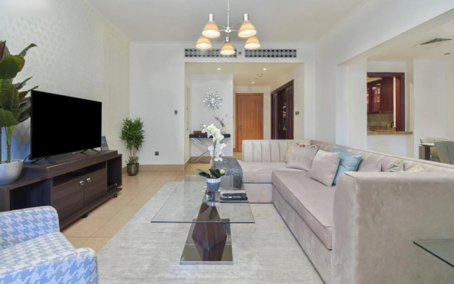 Dashing 2B Apt in Old Downtown