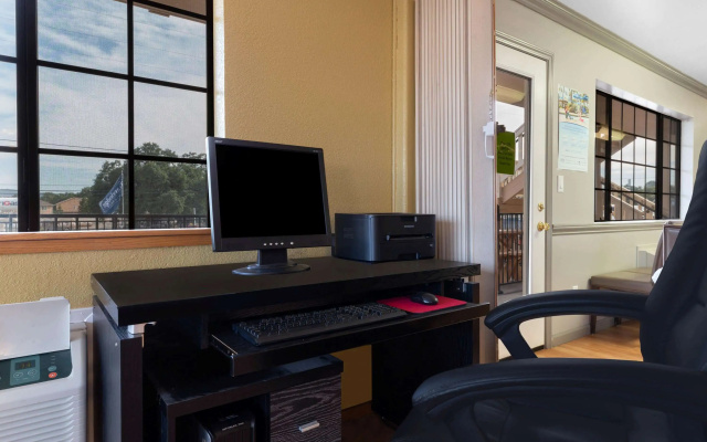 Travelodge by Wyndham Angels Camp CA