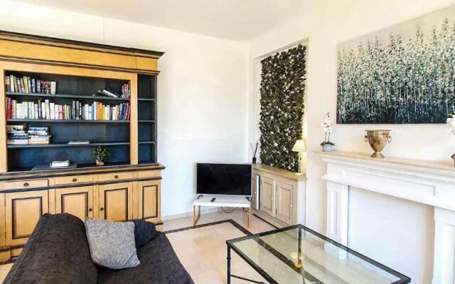 SKOL 233. Wonderful Two Bedroom Apartment in Marbella Center.