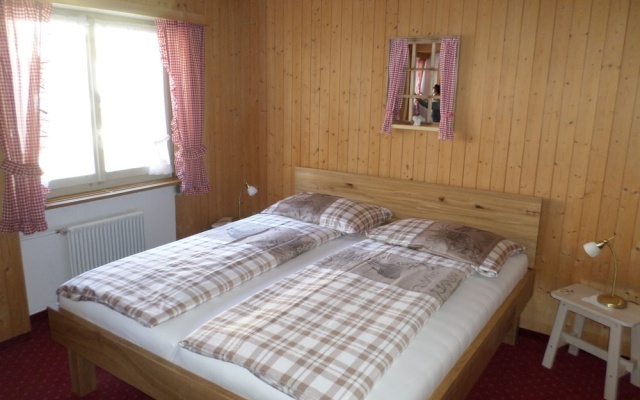 Hotel Mira – Guest Rooms – Sedrun