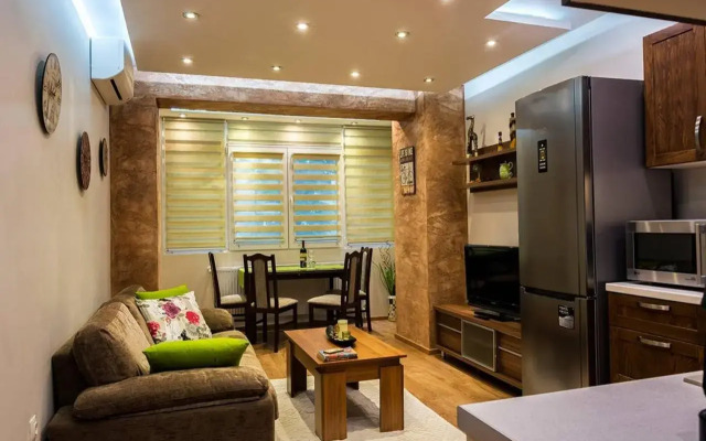 Luxury 2 bedroom,2 bathroom apart ,free parking