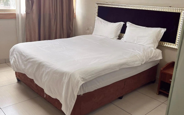 Shengtang Business Hotel