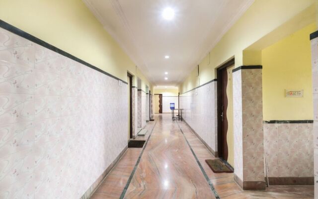 SPOT ON 49918 Hotel Ganapati