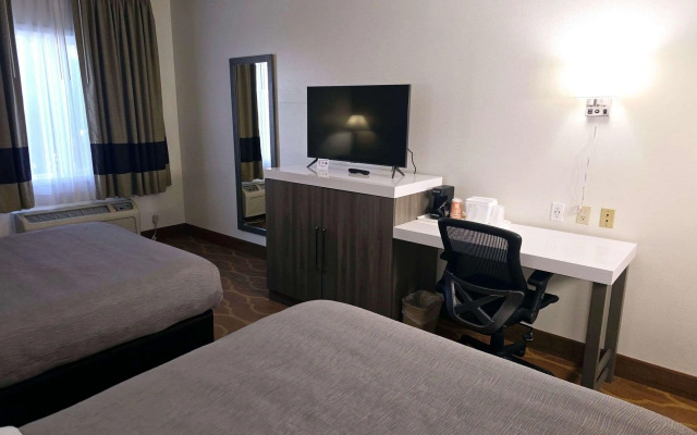 Quality Inn & Suites Longview Kelso