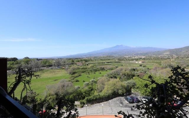 Pietrenere APT with Balcony 120m from the Sea