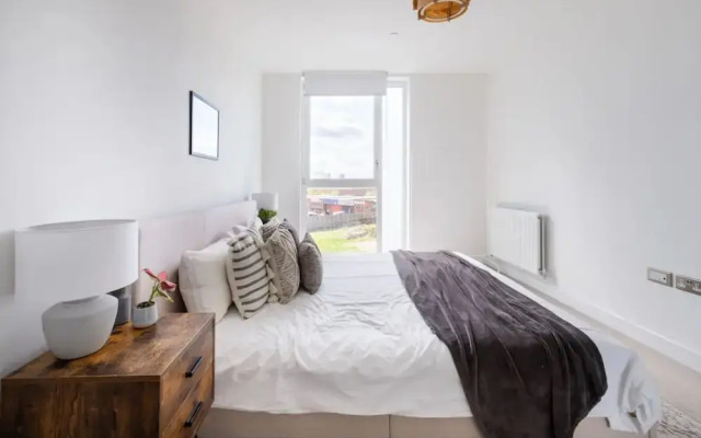 Stylish London Flat - Private Terrace - City View
