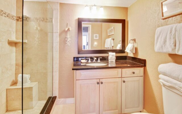 Trillium 5B Beach Front With Private Balcony/amazing Gulf Views!