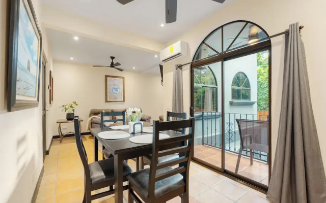 Suite 3 - Jaguar Beach & Pool 2 BR Condo