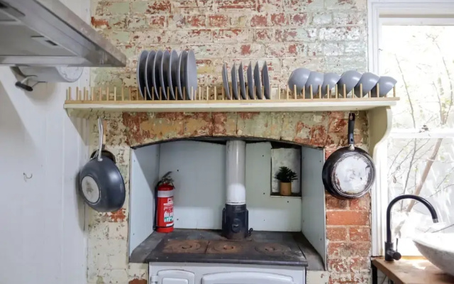 Spacious 4-bed Home in Central Tenterfield