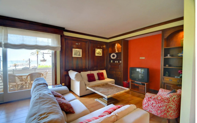 La Marina Sea Front Apartment by Hello Apartments Sitges