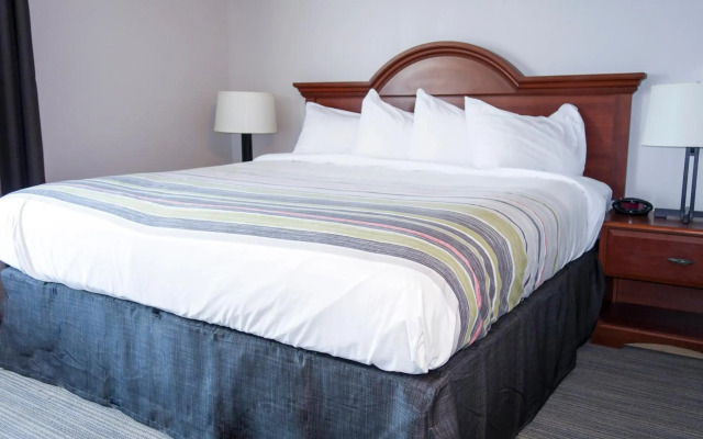 Country Inn & Suites by Radisson, Dahlgren-King George, VA
