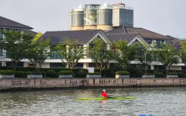 Zhujiajiao Ancient Town Yurongju Inn (Zouping Road Branch)