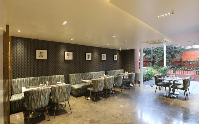 Peninsula Suites