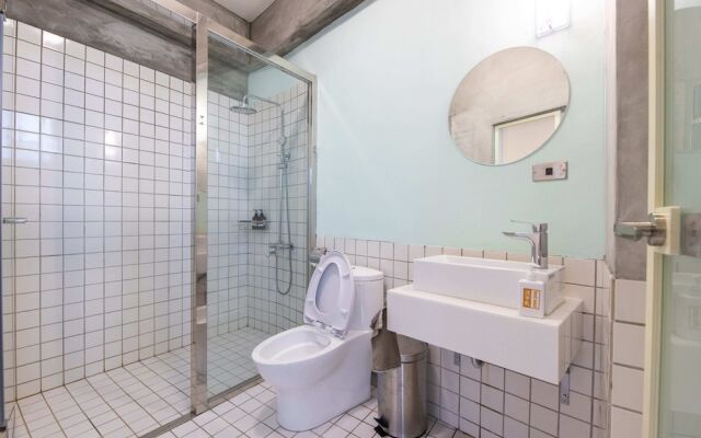 OwlStay Jiufen Green Ray