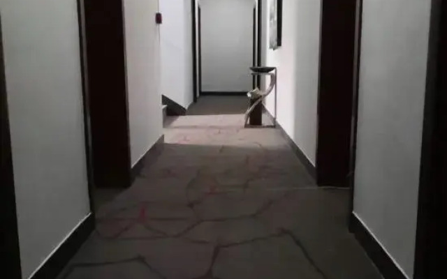 Junyi Chain Hotel (Lan County Bus Station)