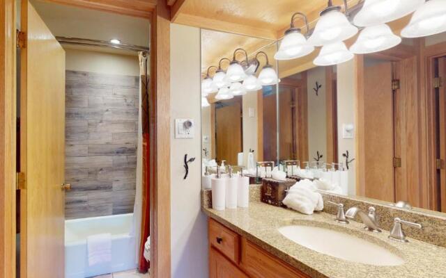 Laurelwood Condominiums Studio Premier Unit 305