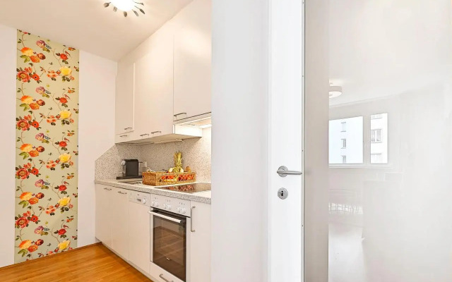 Peaceful Belvedere Apartment in Safe, Quiet & Central Location
