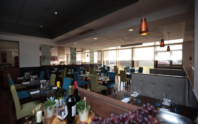Renaissance London Heathrow Hotel
