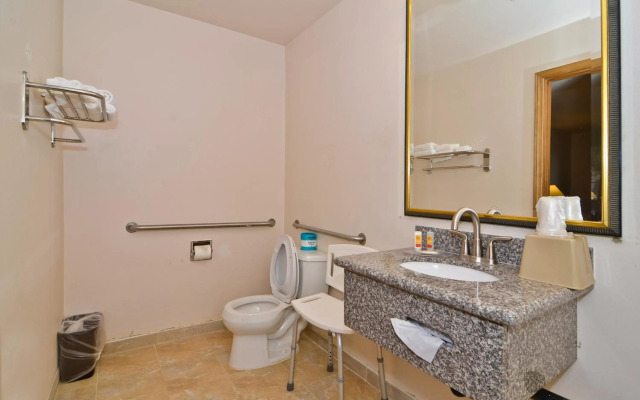 Econo Lodge Inn & Suites Madras