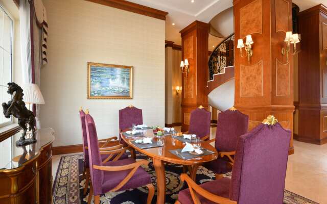 Al Aziziyah Boutique Hotel