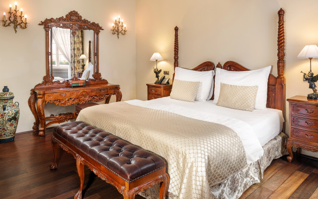 Iron Gate Hotel & Suites Prague by BHG