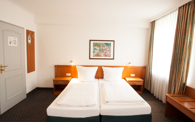 INA Hotel Royal