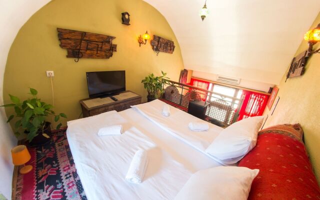 Studio apartment next to the Old Bridge