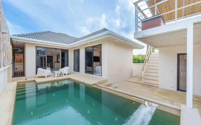 Stylish Rooftop Pool Villa Sea View V211