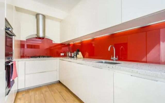 Logan Mews by Lime Street