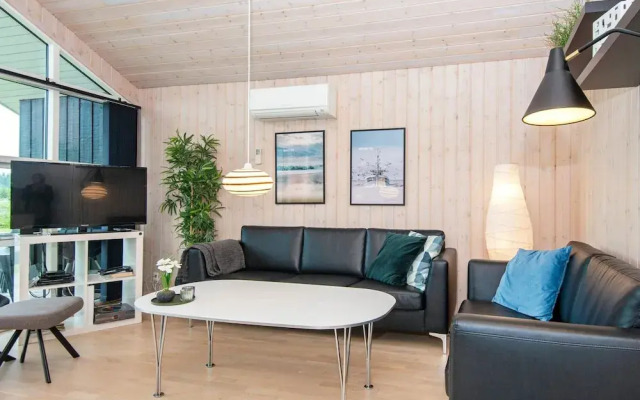 6 Person Holiday Home in Frostrup