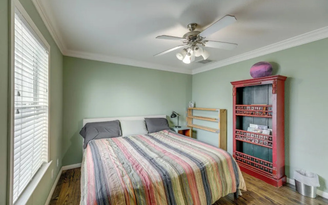 Pet-friendly Austin Home w/ Private Yard + Deck!