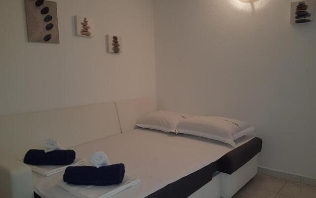 Apartments Lovrić - 30 meters to the beach