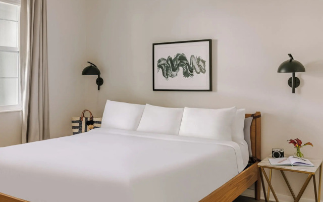 Sonder by Marriott Bonvoy Vista Cay Apartments