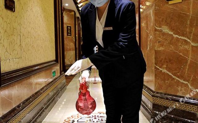 Huayang Holiday Hotel