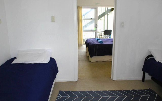 Surf N Stay Whangamata