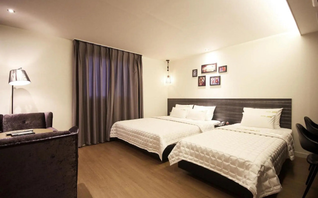 Hotel MU