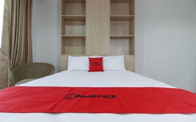RedDoorz @ Patal Senayan 4 – Guest Rooms – Jakarta