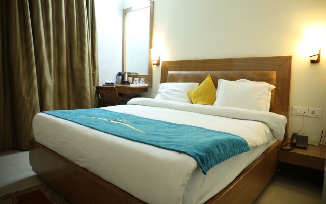 Hotel Poonam Plaza