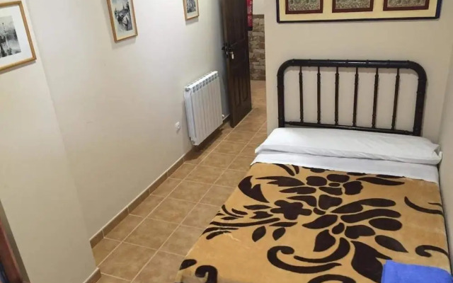 Albergue Santo Tomás de Canterbury - Hostel